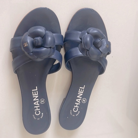 CHANEL SANDALS. Used - Picture 1 of 4